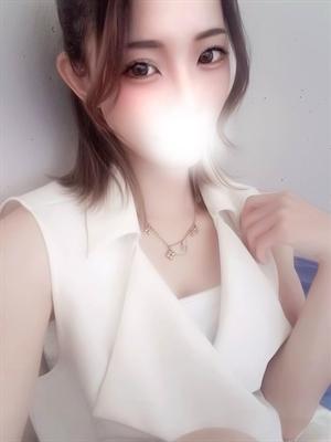 愛月せれな