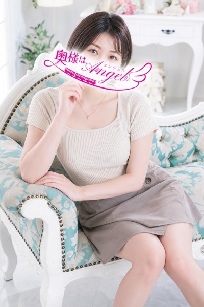 るり (Ruri)