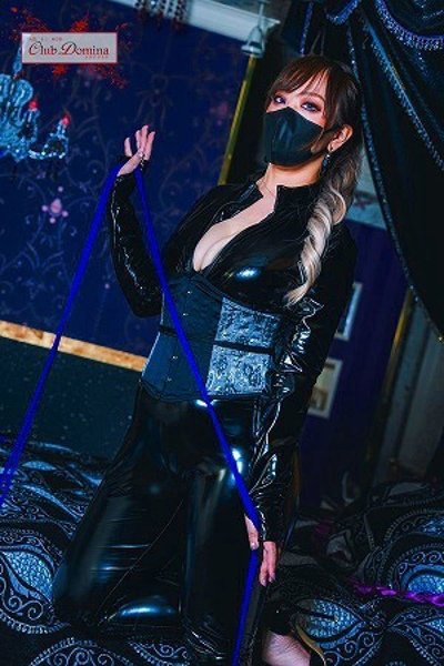 椿奈々女王様