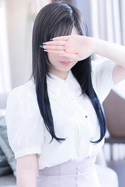 新人・絵名(えな)