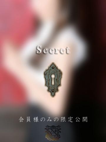 優木　日南